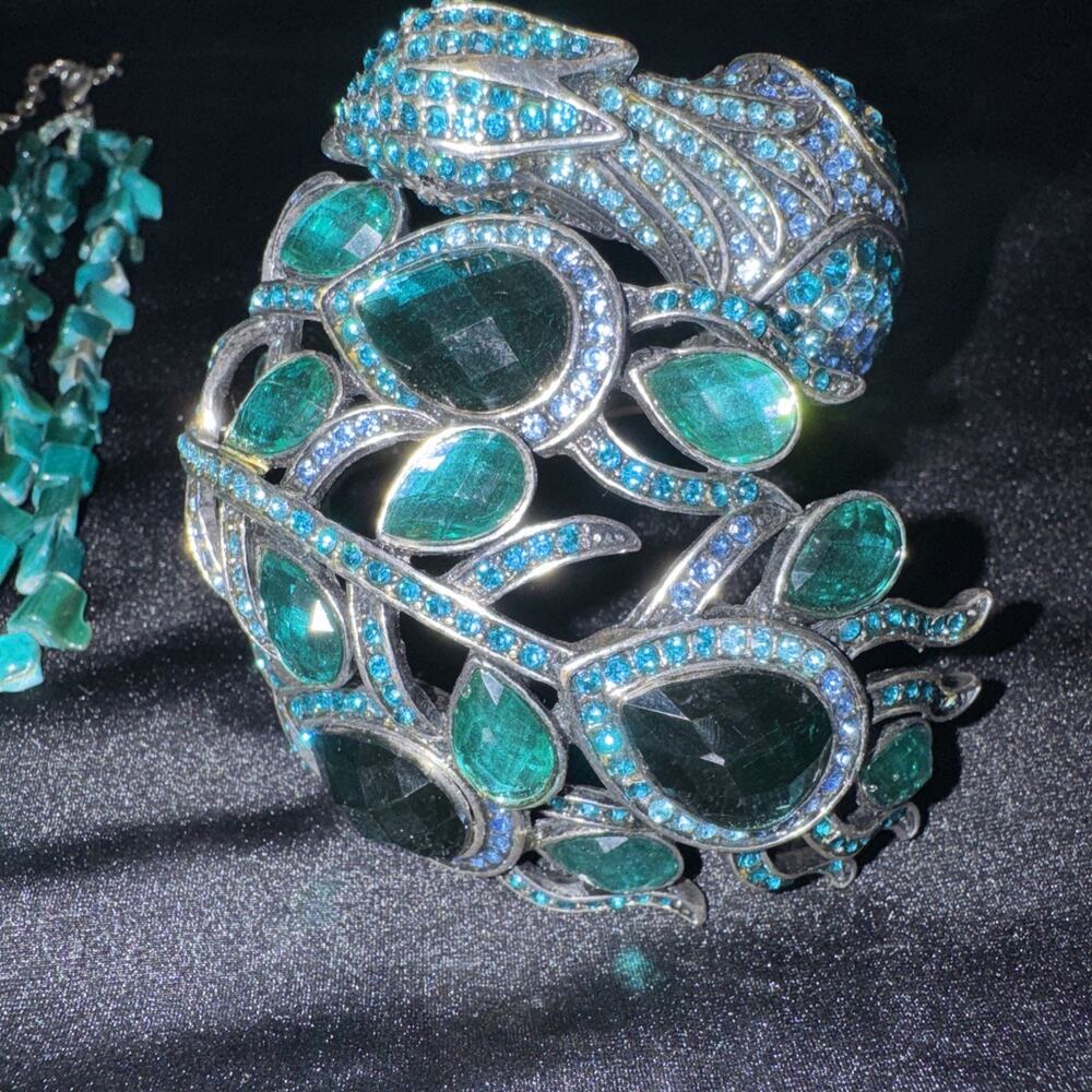 Lot Of 3 Pieces Of Stunning Turquoise Rhinestone Jewelry Set with MOP Necklace - Picture 8 of 10